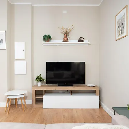 Apartament Oikos *